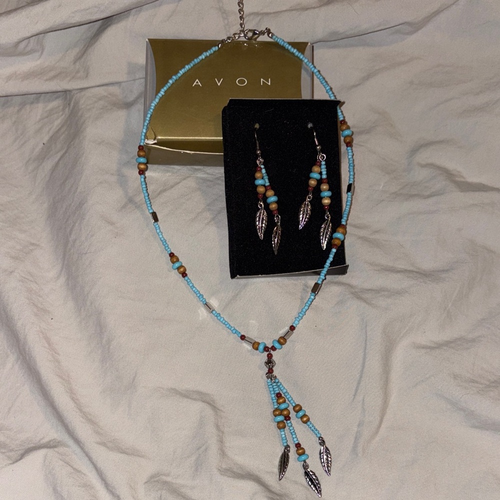Avon Vintage 2000 Faux Turquoise and Earth Tone Beaded Necklace Set